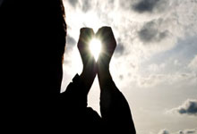 [德甲]奥尔莫右侧斜塞 恩昆库内切扫射建功.